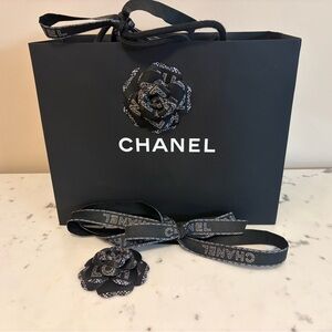 Rare Chanel 2019 Holiday Shopping Bag with Ribbon and 2 Camellia Flowers Lot